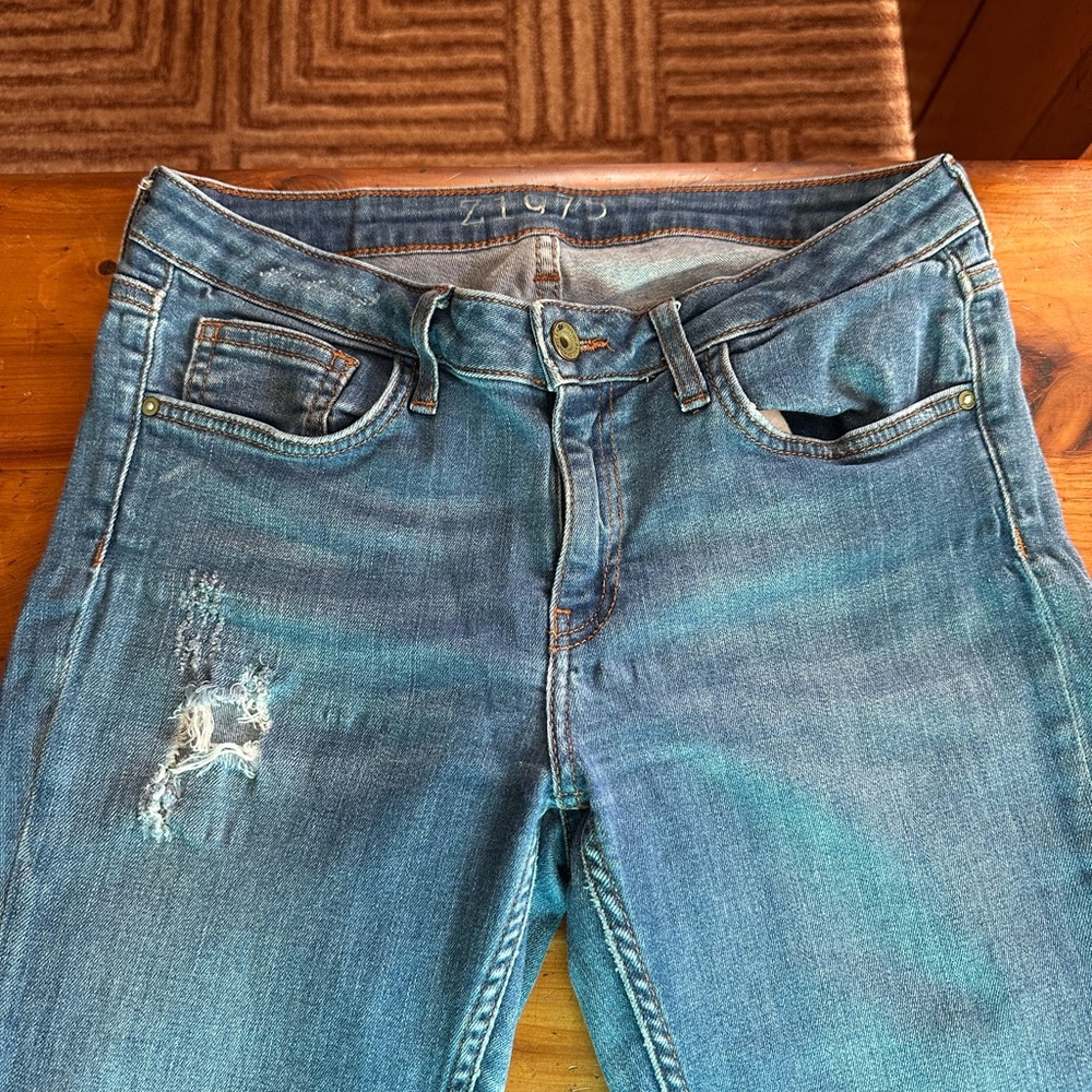 Zara Mid Rise Stylish Blue Distressed Women's Jeans Sz 6